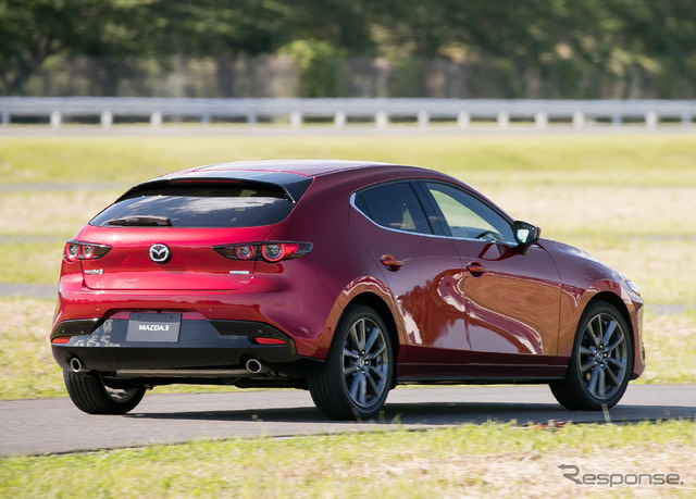 マツダ3 新型(SKYACTIV-D 1.8)