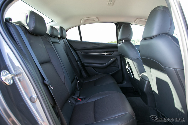 マツダ3 新型(SKYACTIV-G 2.0)