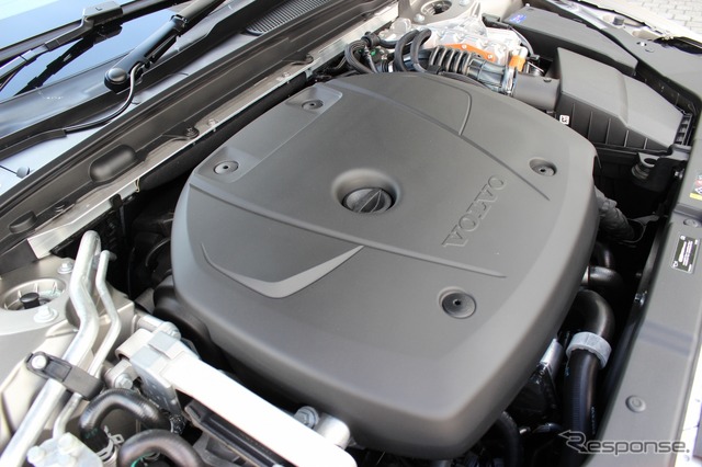 ボルボ V60 T6ツインエンジン(T6 TWIN ENGINE AWD INSCRIPTION)