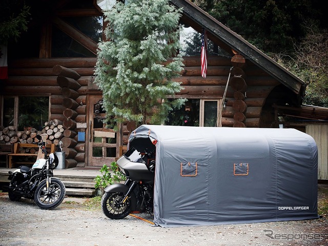 広々としたスペースで、バイクにも人にも余裕を与えてくれるストレージバイクガレージ