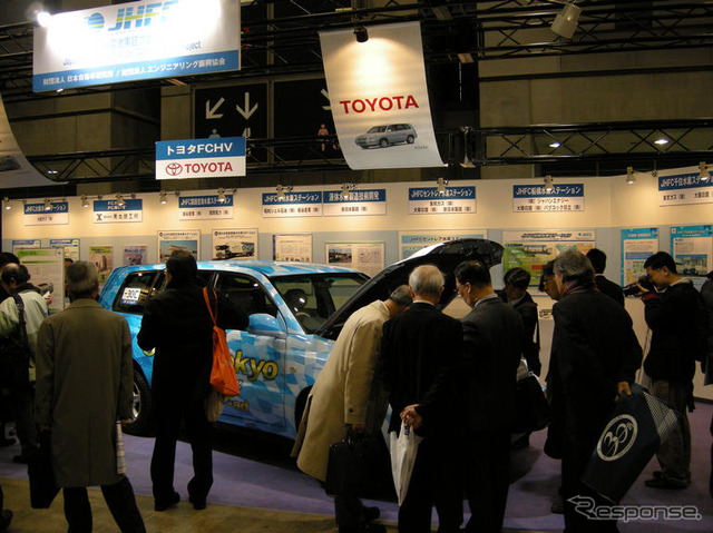 FC EXPO 08…燃料電池自動車が人気の的に