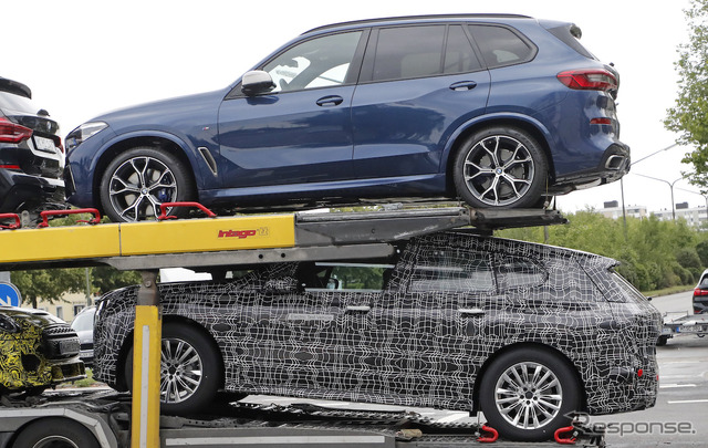 BMW X5(上段)とBMW iNEXTプロトタイプ(下段)