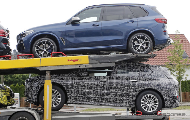 BMW X5(上段)とBMW iNEXTプロトタイプ(下段)