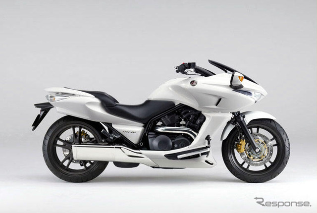 ホンダ、大人の大型スポーツクルーザーを発売…新開発トランスミッション