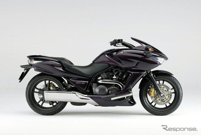 ホンダ、大人の大型スポーツクルーザーを発売…新開発トランスミッション