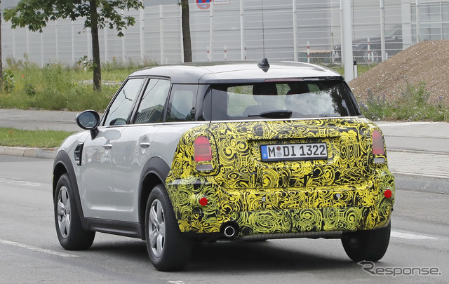 MINI クロスオーバー 改良新型(スクープ写真)