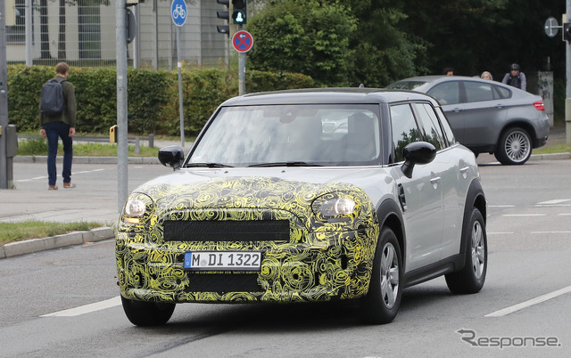 MINI クロスオーバー 改良新型(スクープ写真)