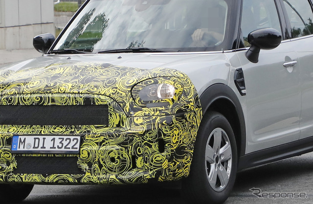MINI クロスオーバー 改良新型(スクープ写真)