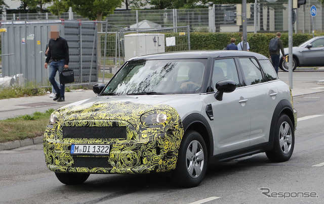 MINI クロスオーバー 改良新型(スクープ写真)