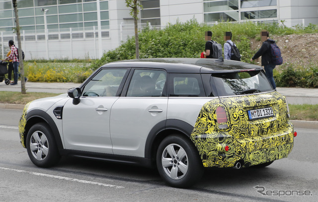 MINI クロスオーバー 改良新型(スクープ写真)