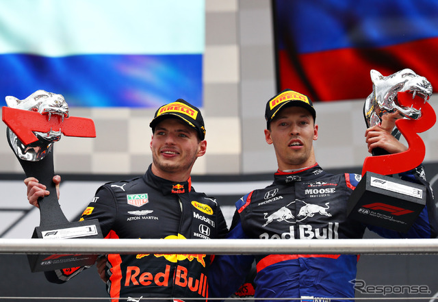 フェルスタッペン(左)が優勝、クビアト(右)が3位。ドイツGPでホンダ勢ダブル表彰台が実現した。