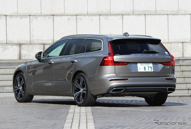 ボルボ V60 T6ツインエンジン(T6 TWIN ENGINE AWD INSCRIPTION)
