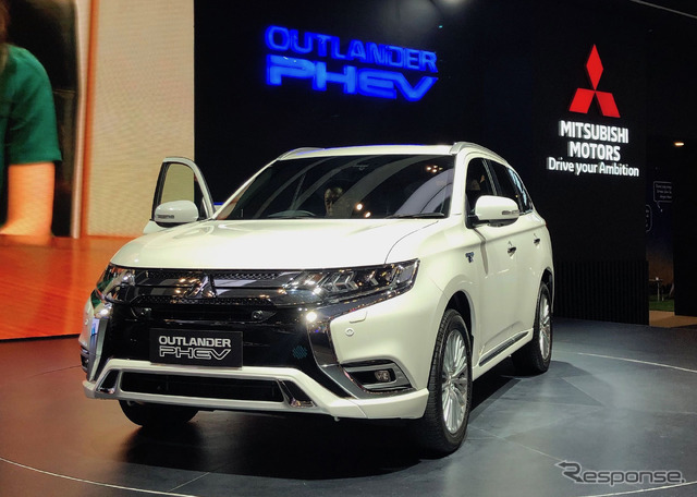 三菱アウトランダーPHEV(インドネシア国際オートショー)