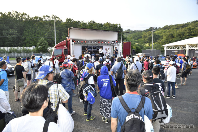 レクサスLCコンバーチブル・プロトタイプお披露目(富士スピードウェイ、SUPER GT 第5戦)
