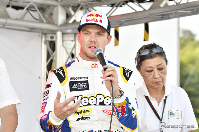 レクサスLCコンバーチブル・プロトタイプお披露目(富士スピードウェイ、SUPER GT 第5戦)