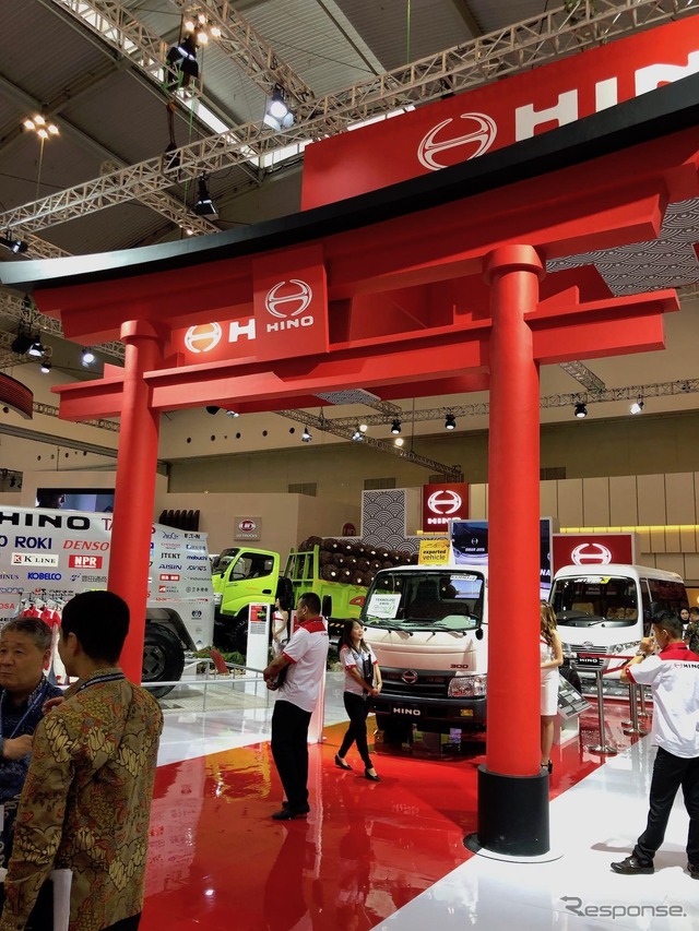 鳥居を構えた日野自動車(インドネシア国際オートショー2019)