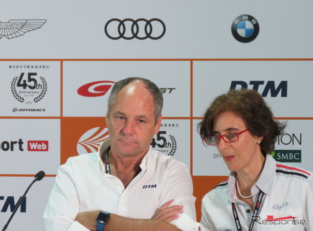 DTM側の代表、元F1ドライバーのG.ベルガー氏(右は通訳担当)。