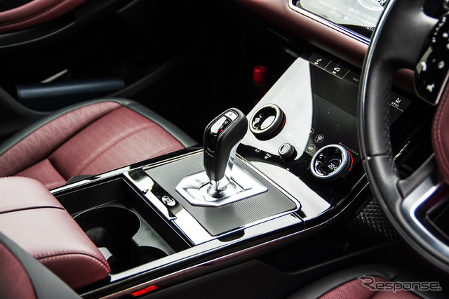 レンジローバー イヴォーク 新型(R-DYNAMIC HSE P300 MHEV)