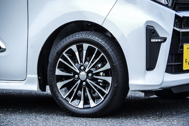 ダイハツ タントカスタム(RS)新型