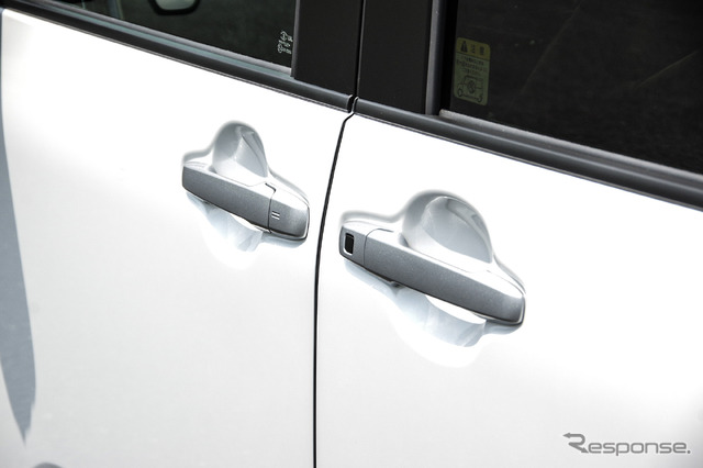 ダイハツ タントカスタム(RS)新型