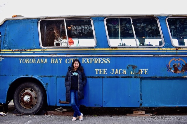 SNS映え間違いなし!話題の「The Old Bus」でキャンプ&車中泊を体験してみた!