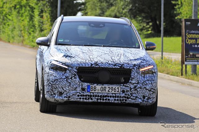 メルセデスAMG GLA35/45 を同時スクープ!写真は「GLA45」