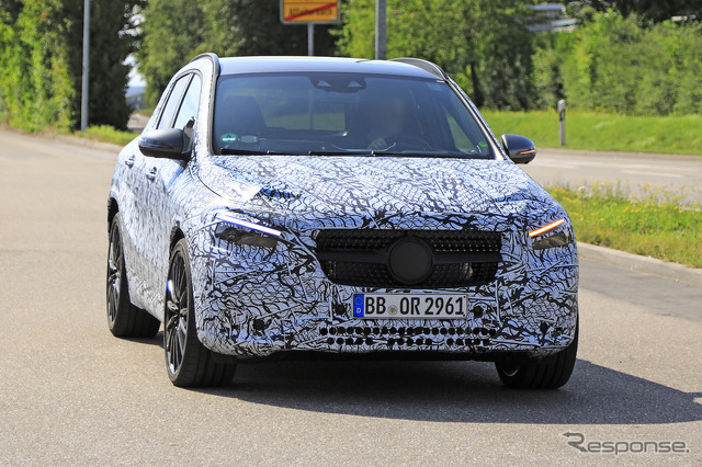 メルセデスAMG GLA35/45 を同時スクープ!写真は「GLA45」