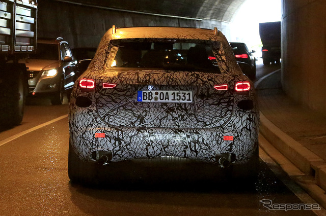 メルセデスAMG GLA35/45 を同時スクープ!写真は「GLA35」