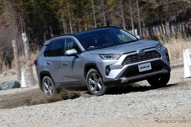 トヨタ RAV4 ハイブリッド 新型