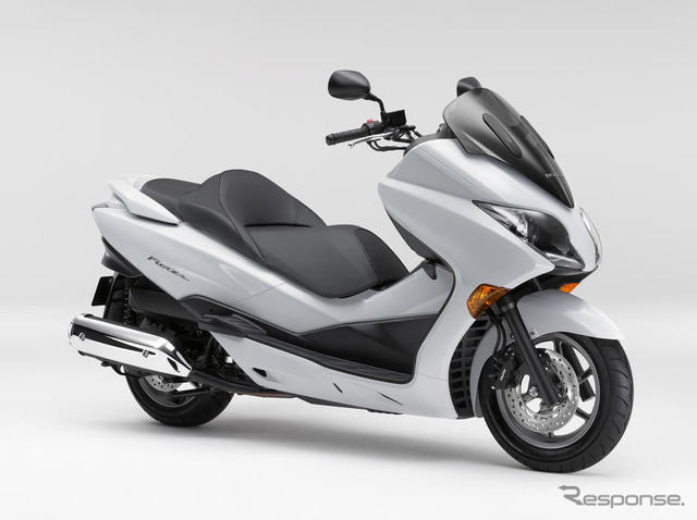 ホンダ フォルツァ にエントリーグレードXを追加