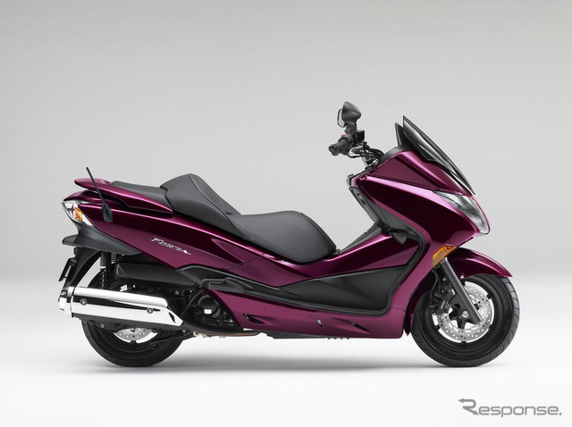 ホンダ フォルツァ にエントリーグレードXを追加