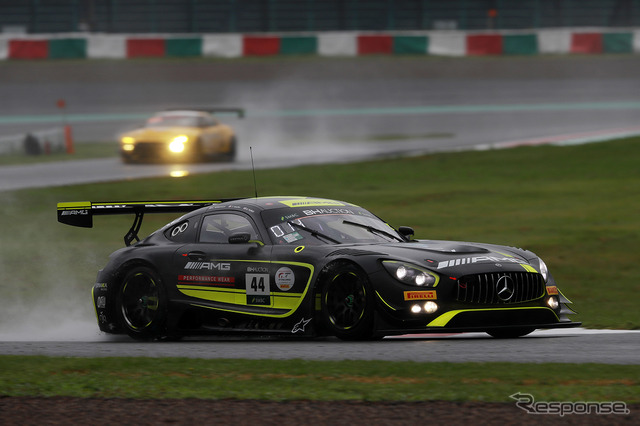 総合5番手の#44 Mercedes-AMG Team Strakka Racing