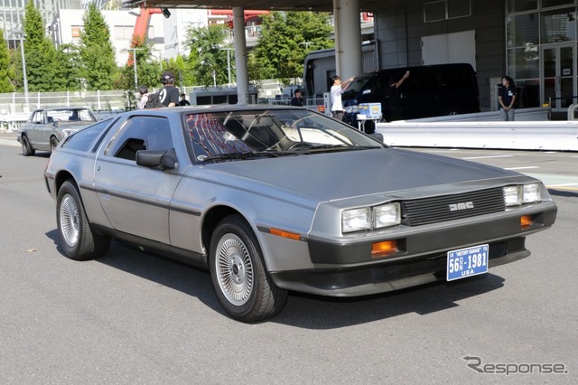 デロリアンDMC12(1981年)