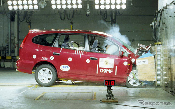 【ユーロNCAP】小型MPVで最高の安全性能を発揮したのはホンダ『ストリーム』!!