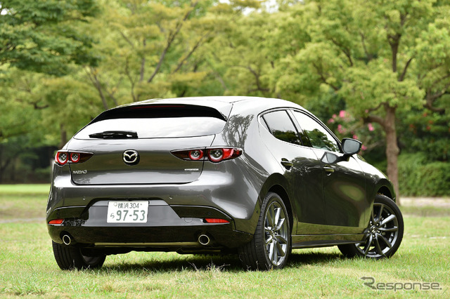マツダ3新型 ファストバック(2.0 SKYACTIV-G)