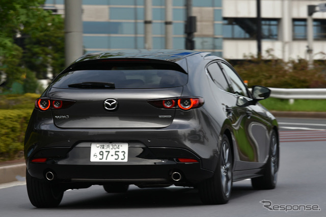 マツダ3新型 ファストバック(2.0 SKYACTIV-G)