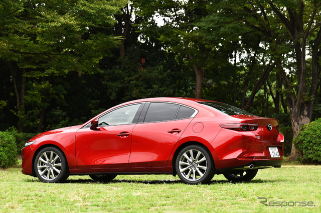 マツダ3新型 セダン(1.8 SKYACTIV-D)