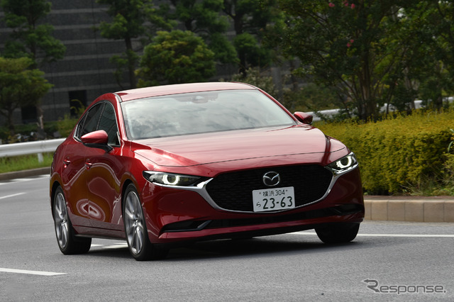 マツダ3新型 セダン(1.8 SKYACTIV-D)