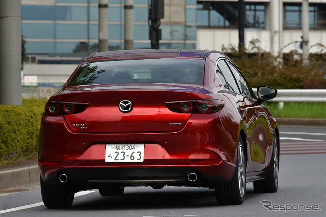 マツダ3新型 セダン（1.8 SKYACTIV-D）