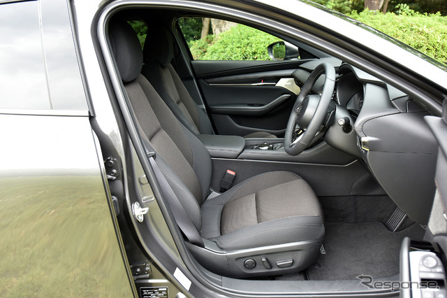 マツダ3新型 ファストバック(2.0 SKYACTIV-G)