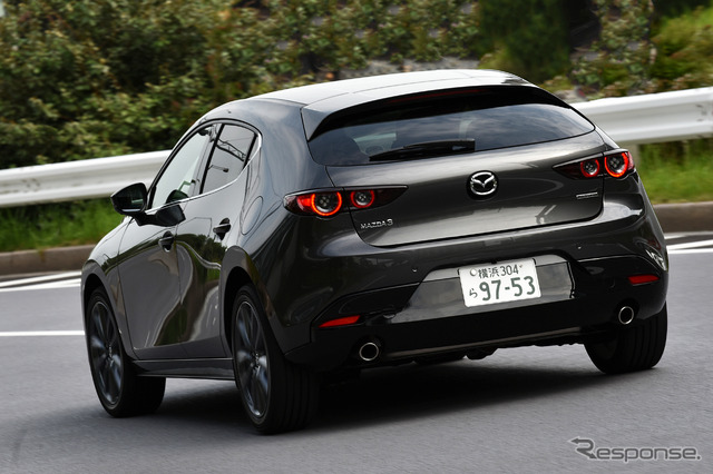マツダ3新型 ファストバック(2.0 SKYACTIV-G)