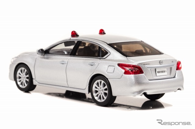日産 ティアナ XE(L33)2016 警察本部刑事部機動捜査隊車両(2灯仕様 銀)