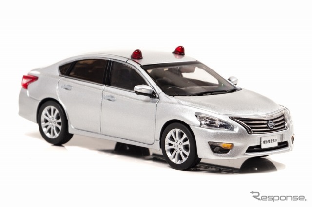 日産 ティアナ XE(L33)2016 警察本部刑事部機動捜査隊車両(2灯仕様 銀)
