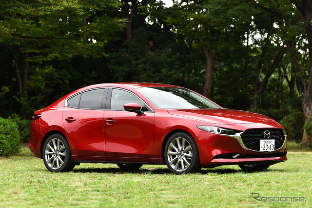 マツダ3新型 セダン(1.8 SKYACTIV-D)