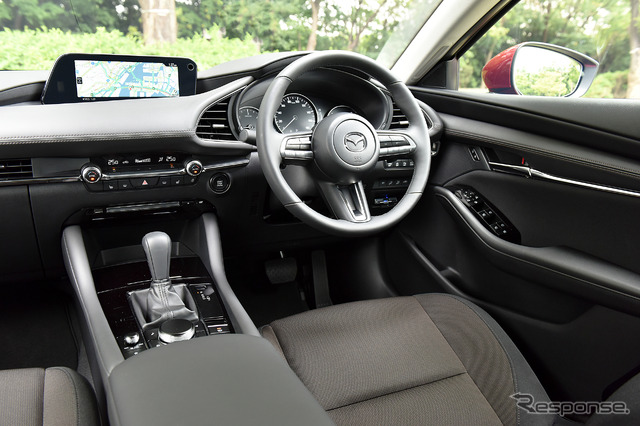 マツダ3新型 セダン(1.8 SKYACTIV-D)