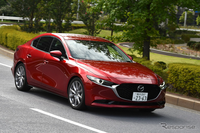 マツダ3新型 セダン(1.8 SKYACTIV-D)