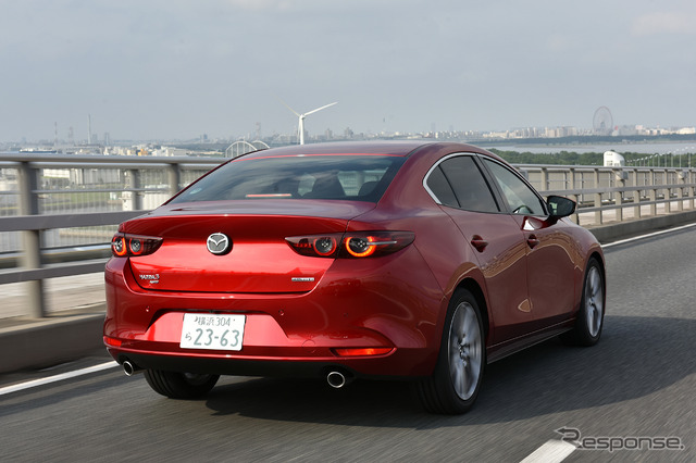 マツダ3新型 セダン(1.8 SKYACTIV-D)