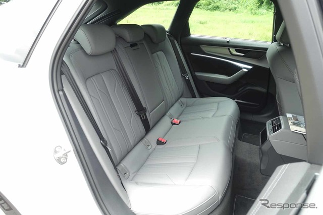 アウディ A6アバント 新型(55TSFI)