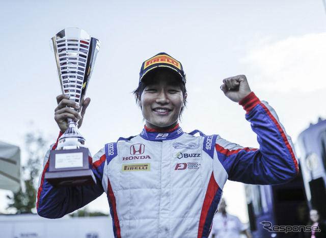 モンツァでのFIA-F2では、#2 松下信治がレース1で優勝。