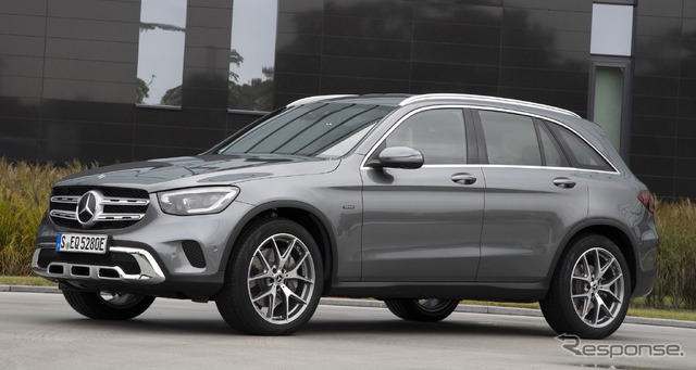 メルセデスベンツGLC改良新型の PHV「GLC 300 e 4MATIC」